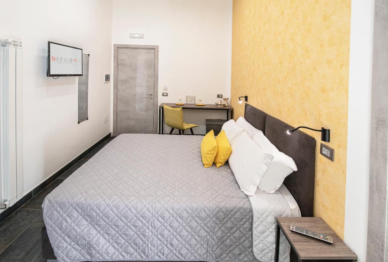 Napul'E 19 Hotel Наполи Екстериор снимка